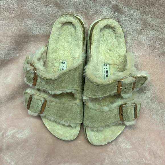 Birkenstock Shoes - Birkenstock Size 7 Furry Slip On Off White